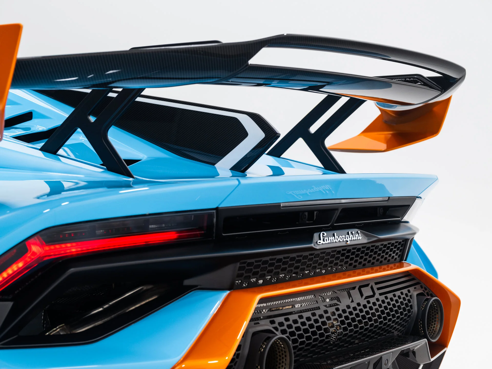 Used 2022 Blu Laufey Metallic Lamborghini Base image 27