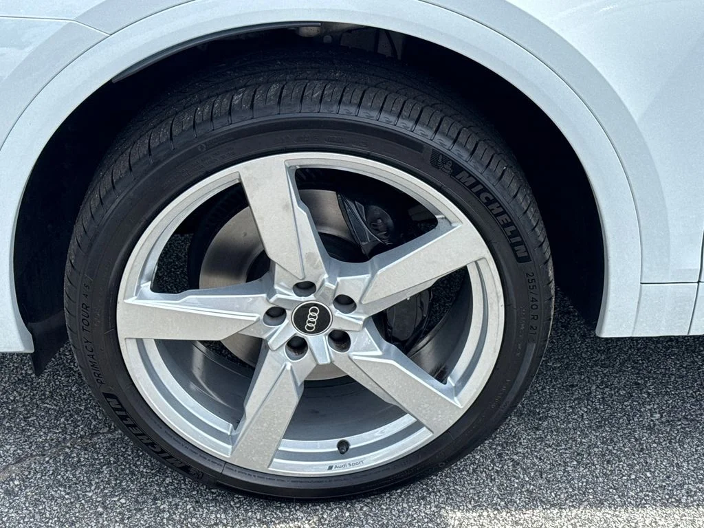 Used 2022  Audi Premium image 11