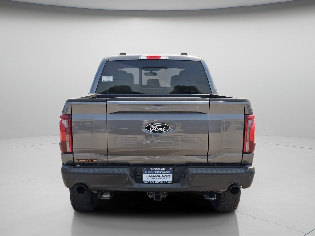 New 2026 Carbonized Gray Metallic Ford Tremor image 27