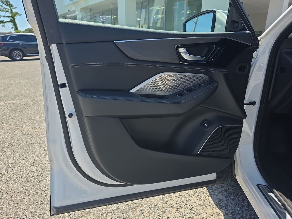 Used 2023  Acura Advance image 17