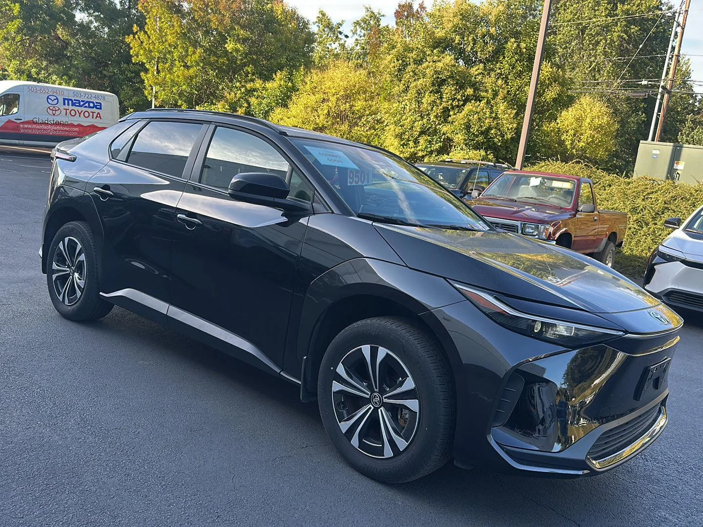 Used 2024 Black Toyota XLE image 4