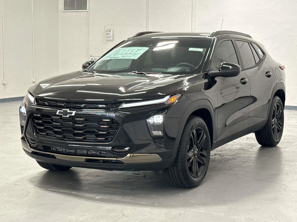 New 2026 Mosaic Black Metallic Chevrolet ACTIV image 4