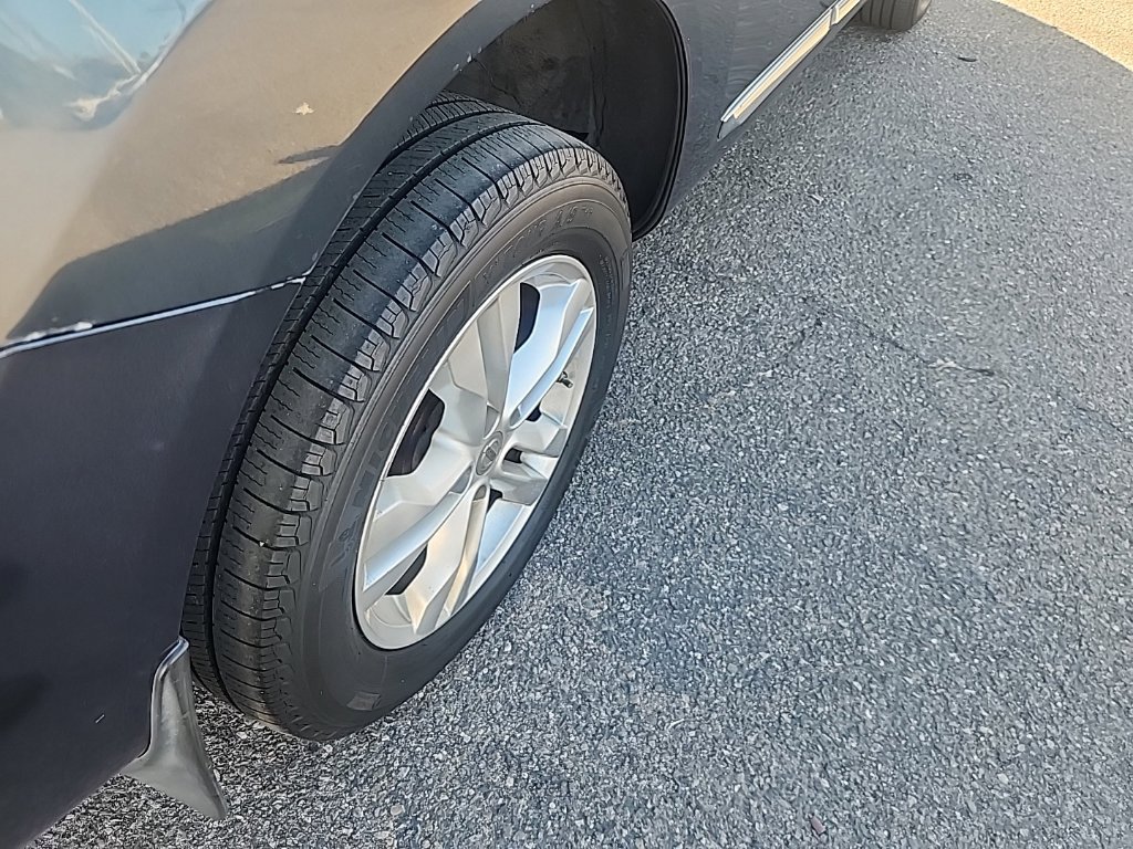 Used 2015 Graphite Blue Nissan S image 14