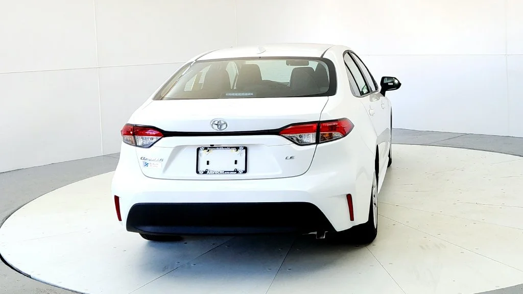 New 2027 Ice Cap Toyota LE image 5