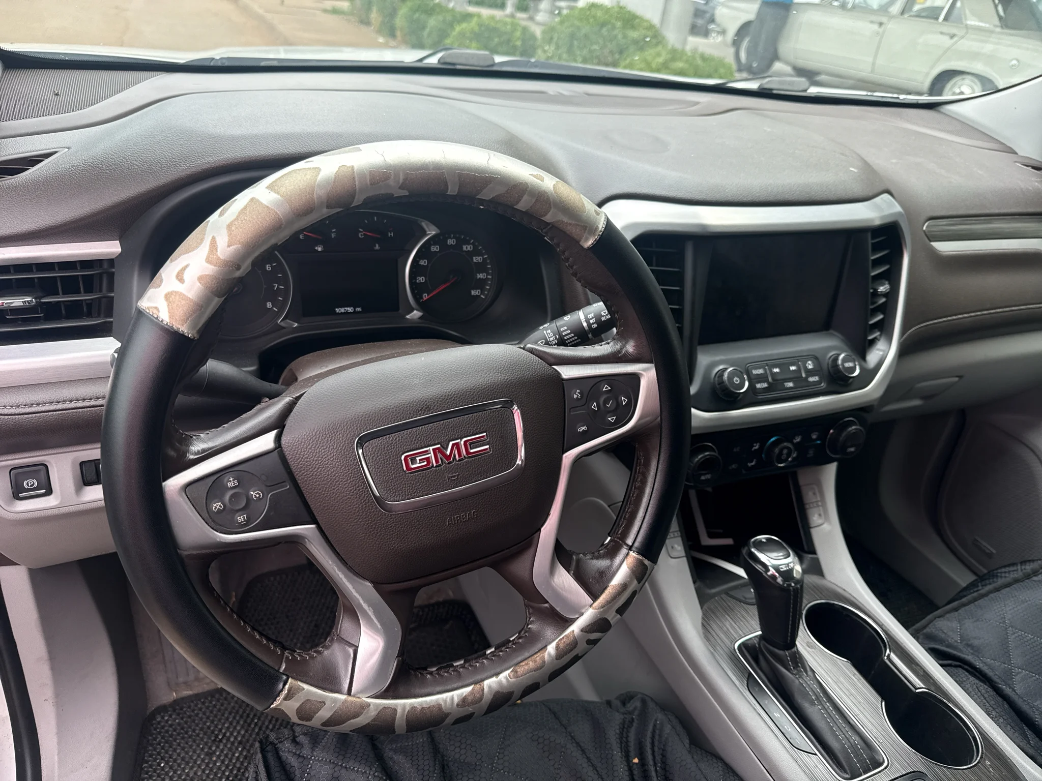 Used 2019 White Frost Tri-Coat GMC SLT image 11