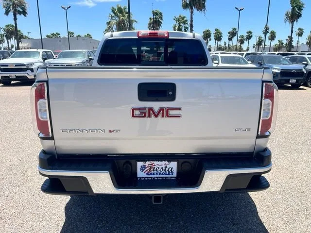 Used 2018 QUICKSILVER METALLIC GMC 2WD SLE image 8
