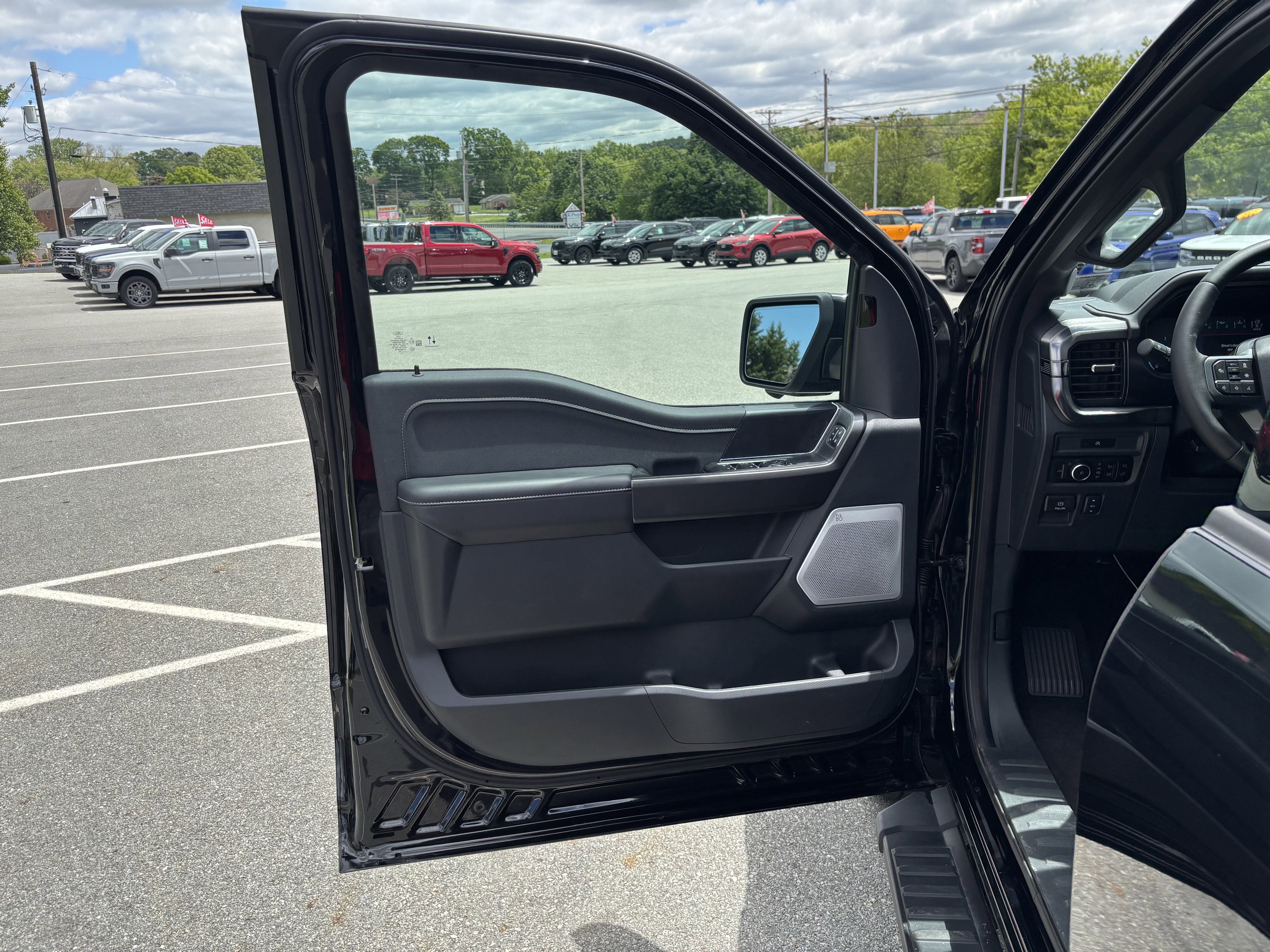 Used 2025 Black Ford LARIAT image 11