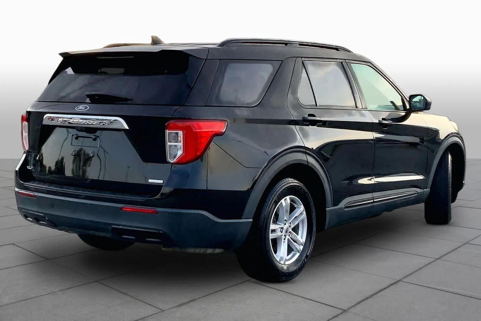 Certified Used 2020 Agate Black Metallic Ford XLT image 12