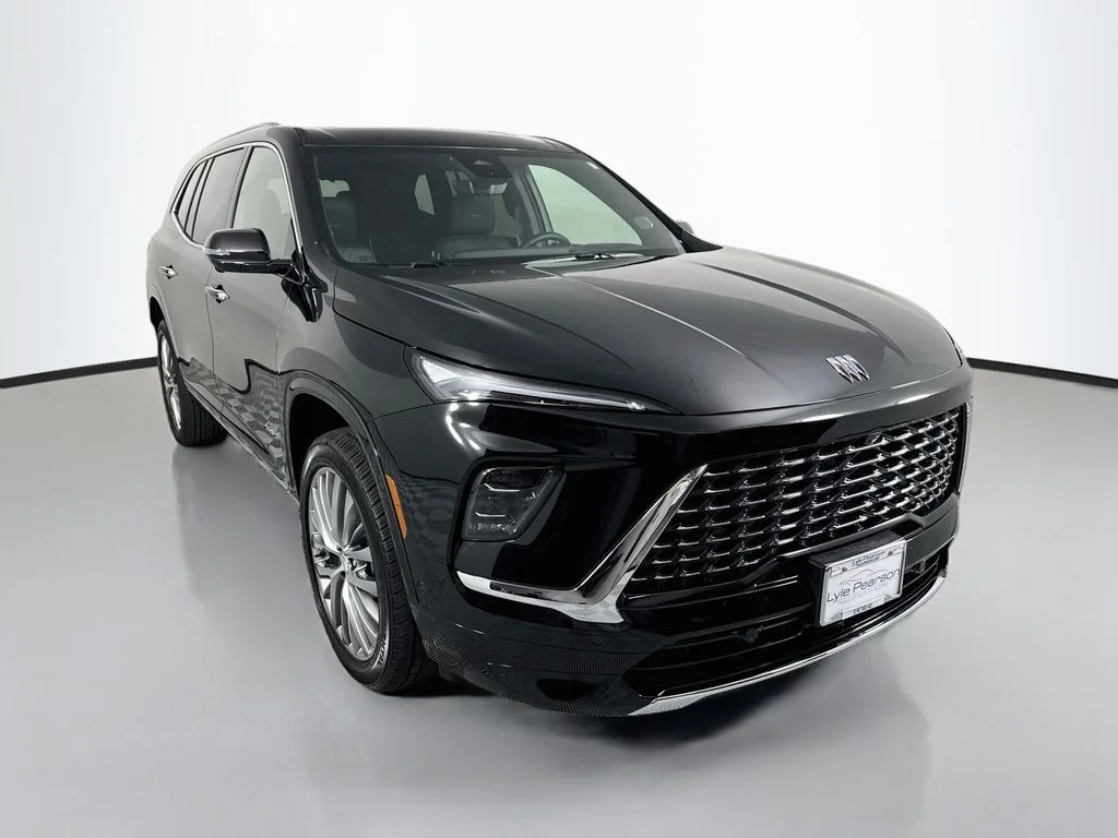 Used 2025 Black Buick Avenir image 7