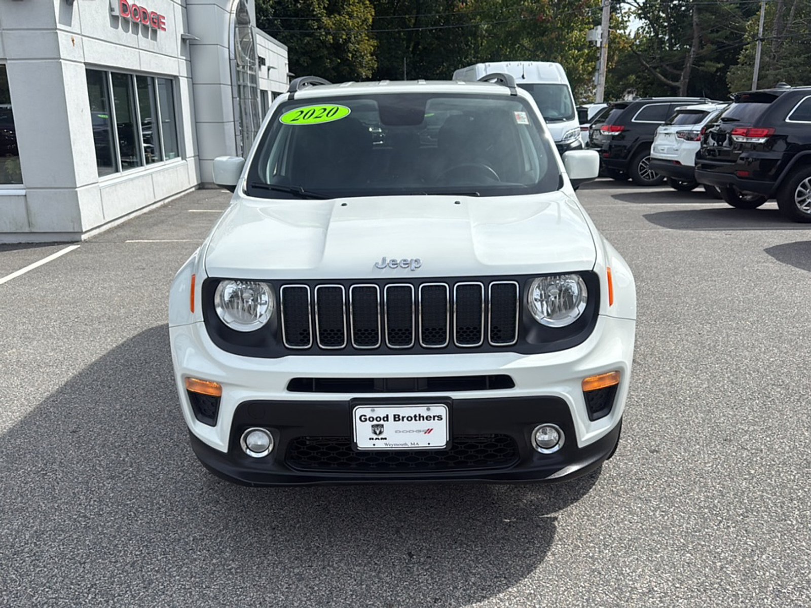 Certified Used 2020 Alpine White Clearcoat Jeep Latitude 4x4 image 2