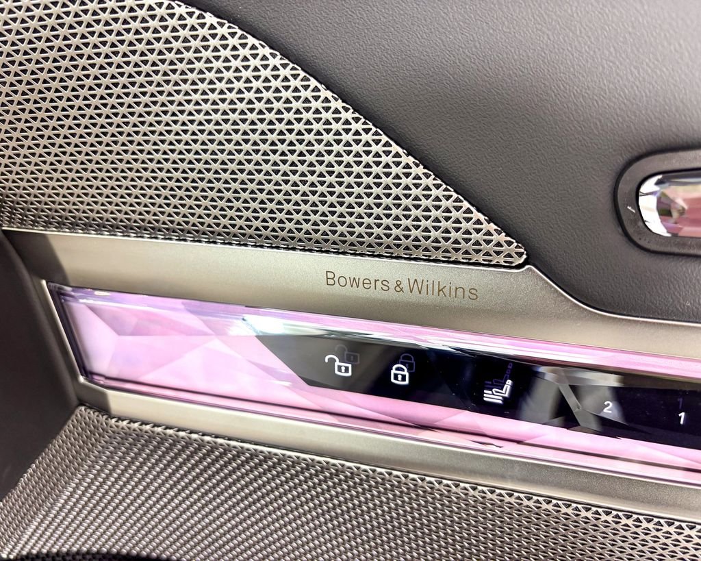 2025 BMW 7 Series 750e - Photo 21