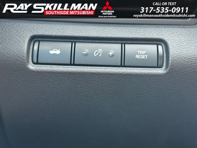 Used 2025 White Nissan 2.5 SV image 21