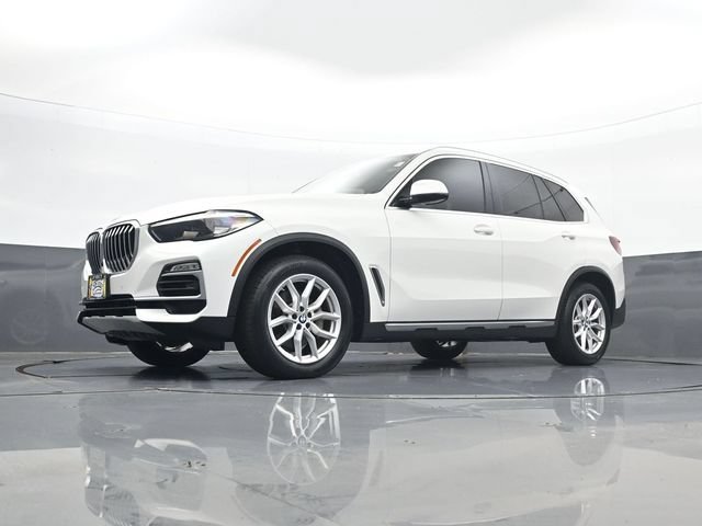 Used 2021 White BMW xDrive40i image 21
