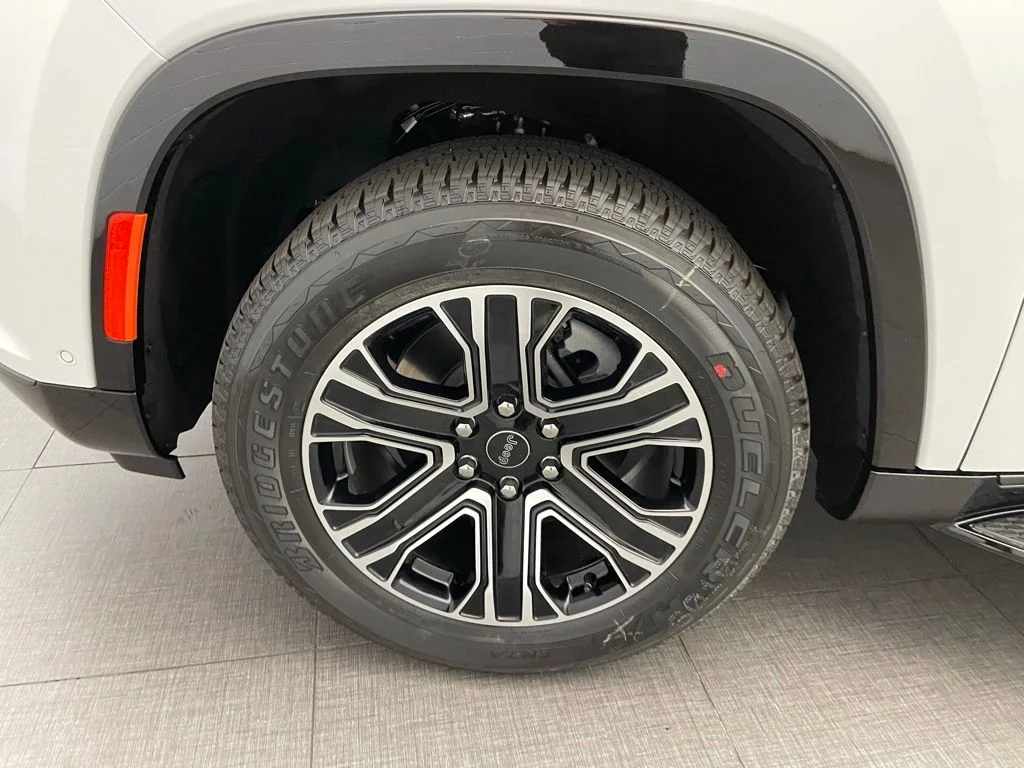 New 2026 White Jeep  image 10