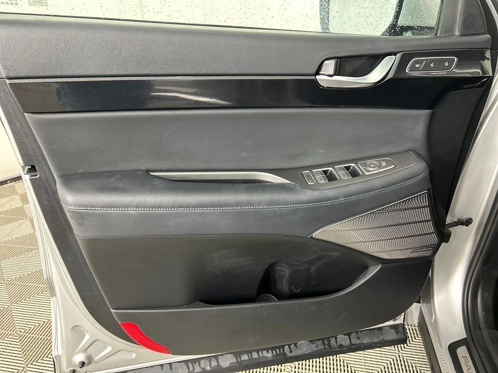 Used 2022 Silver Hyundai Limited image 11