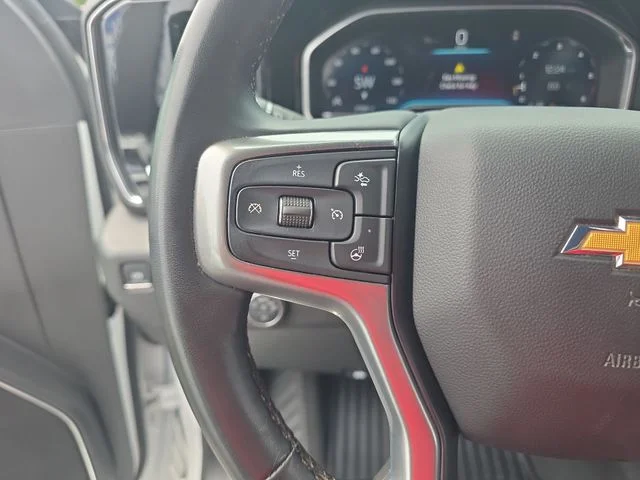Used 2025 White Chevrolet LT image 18