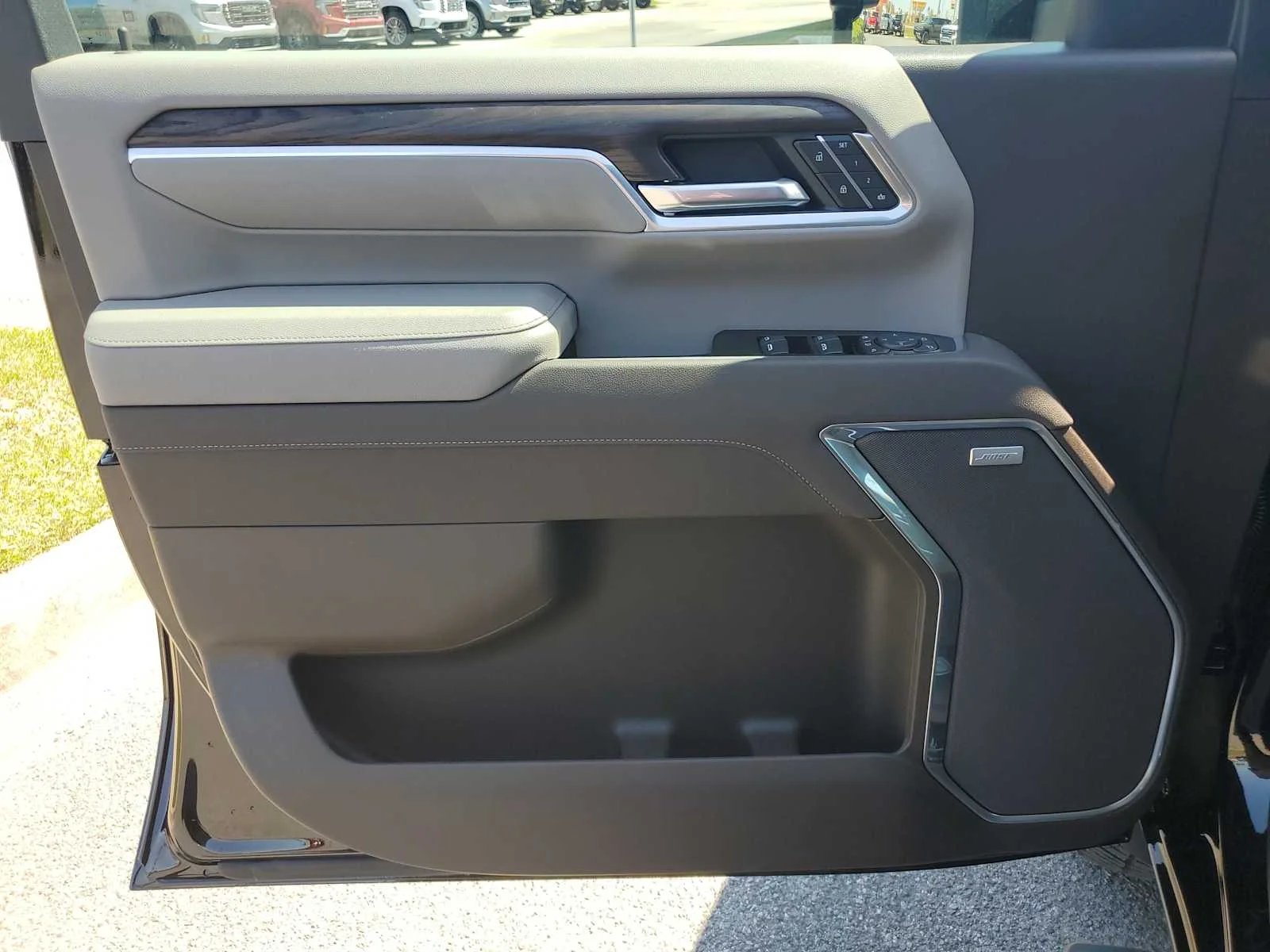 New 2026 Onyx Black GMC SLT image 15