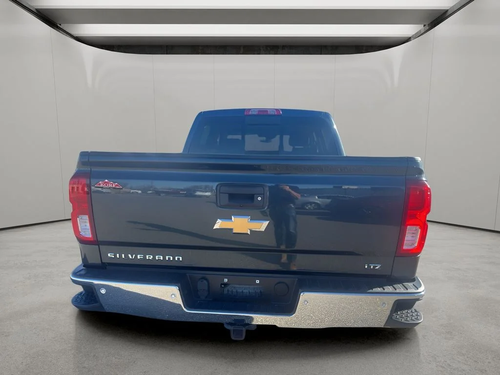 Used 2018 GRAPHITE METALLIC Chevrolet LTZ image 4