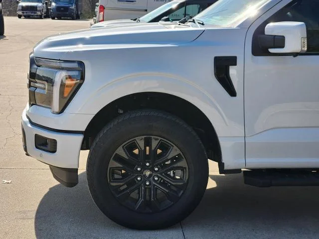 New 2026 Oxford White Ford Lariat® image 28
