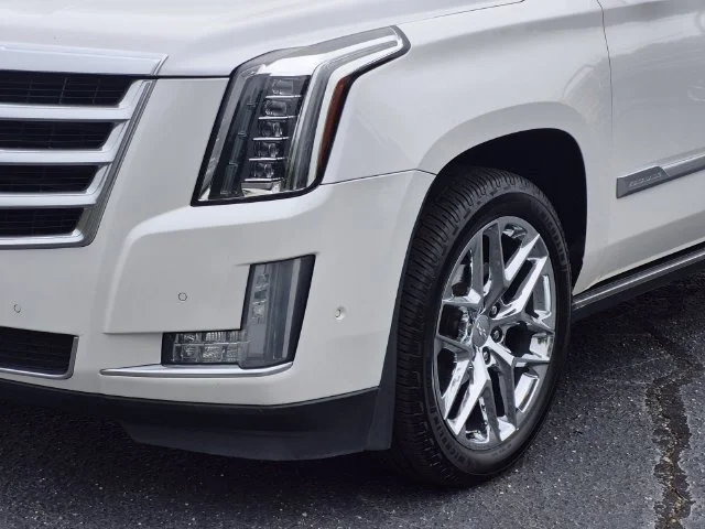 Used 2018 White Cadillac Premium Luxury image 8