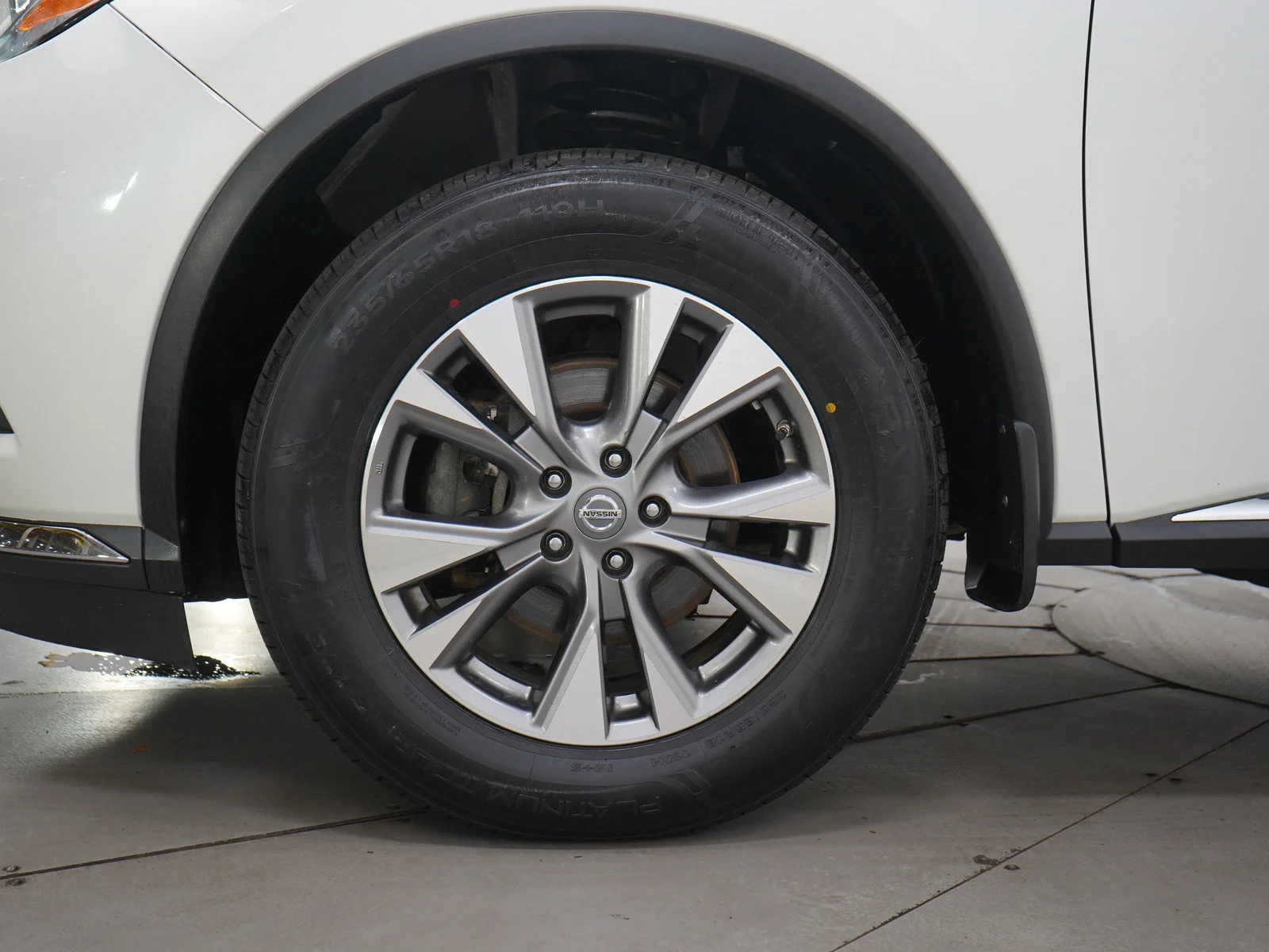 Used 2017 White Nissan SL image 31
