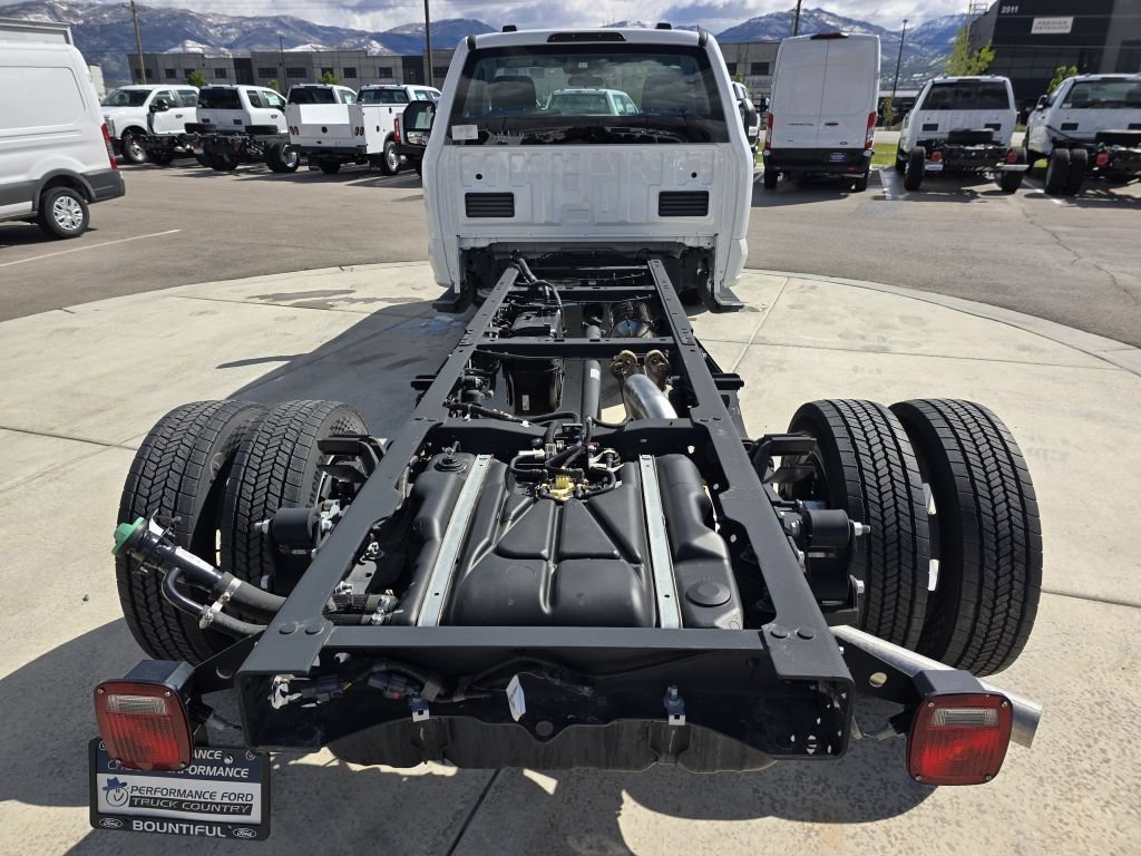 2025 Ford F-550 Super Duty Chassis Cab XL - Photo 23