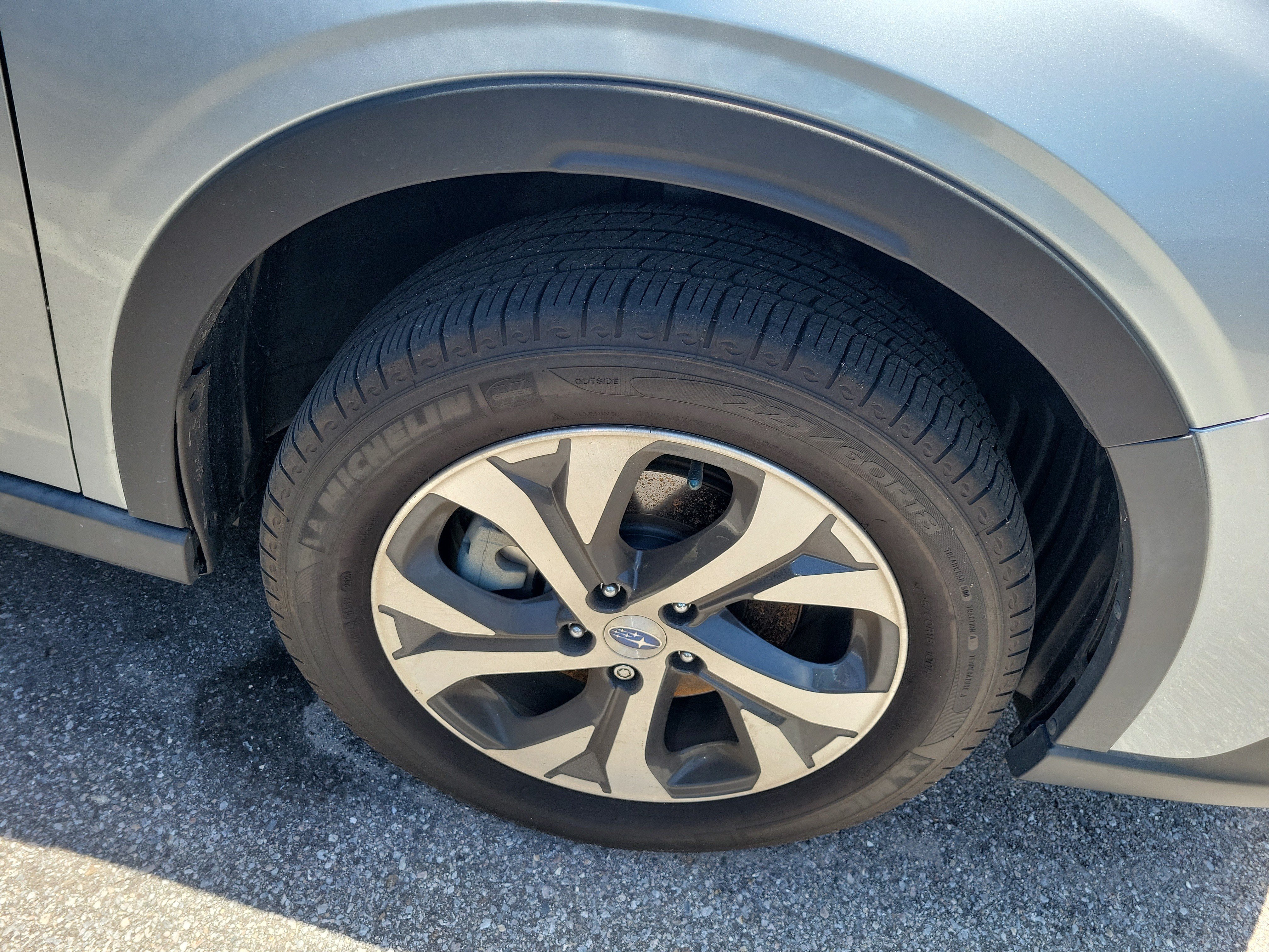 Used 2020 Ice Silver Metallic Subaru Limited image 7
