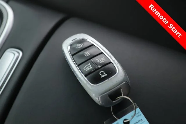 Used 2023 Silver Hyundai SEL image 3