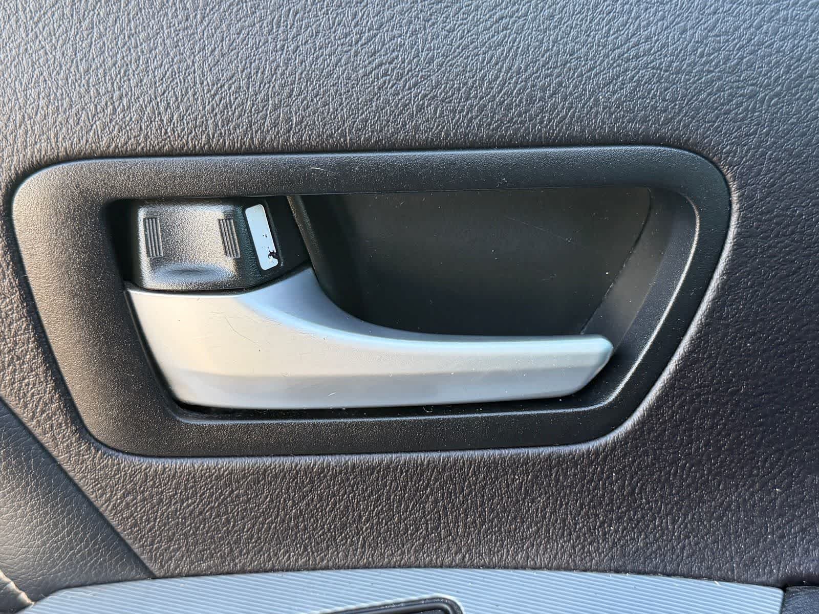 Used 2015 Super White Toyota SE Premium image 16