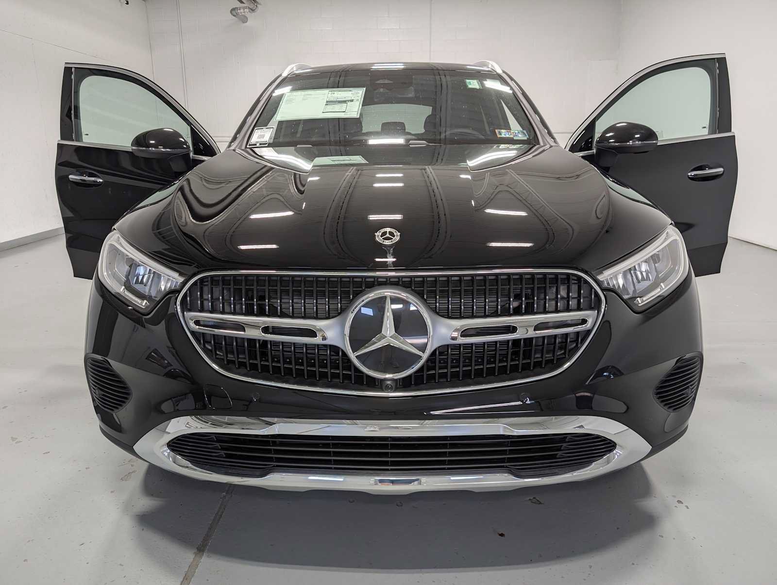New 2026 Black Mercedes-Benz GLC 300 image 13