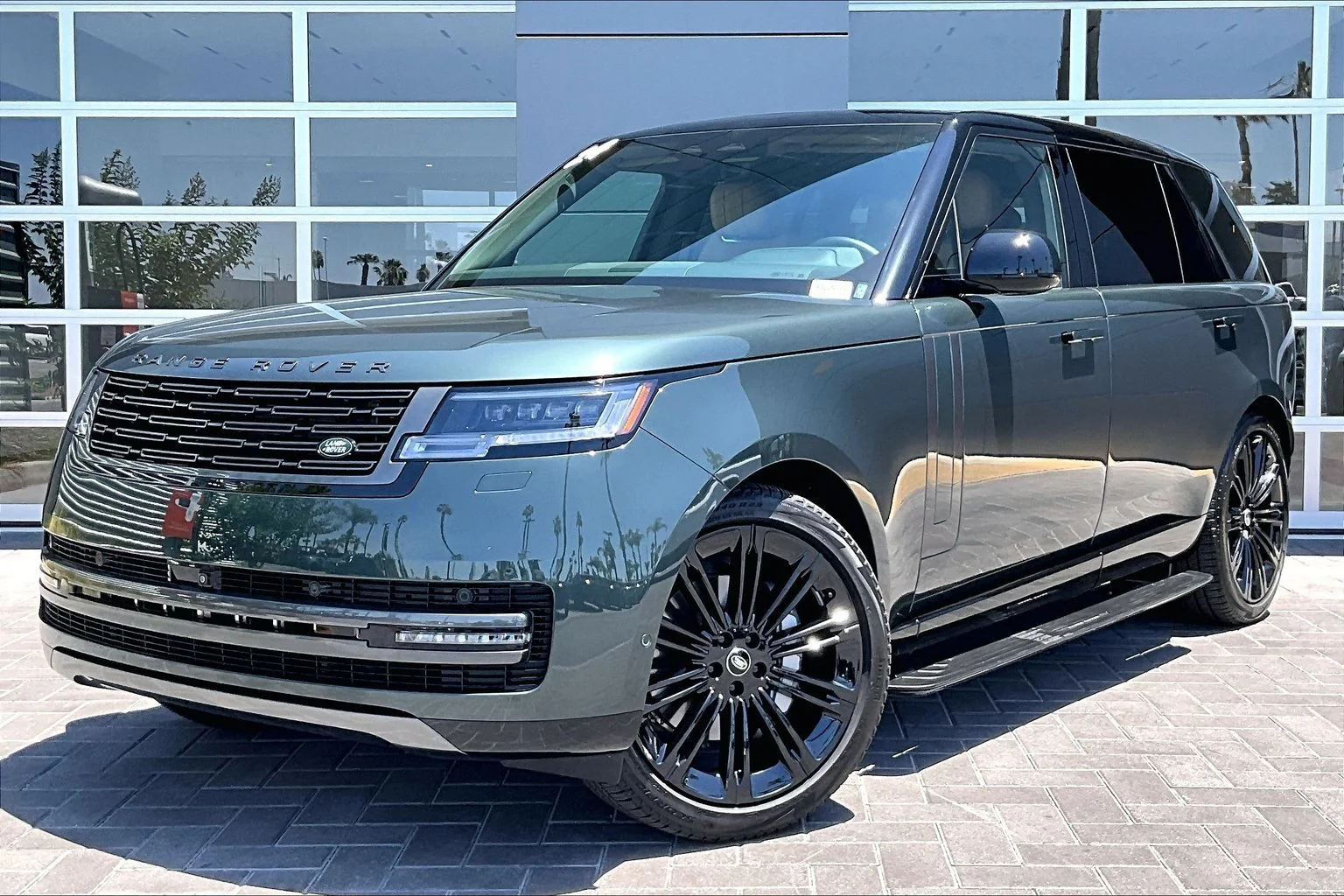 2024 Land Rover Range Rover 3.0 SE LWB 7's photo