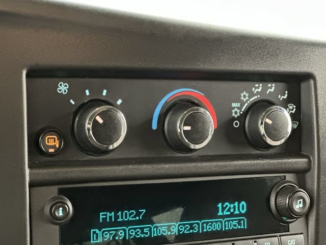 2025 Chevrolet Express Passenger LT - Photo 24