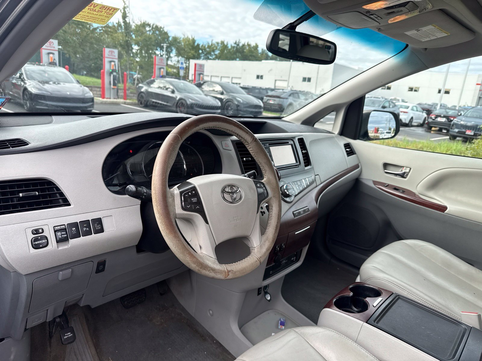 Used 2014 Gray Toyota XLE image 12