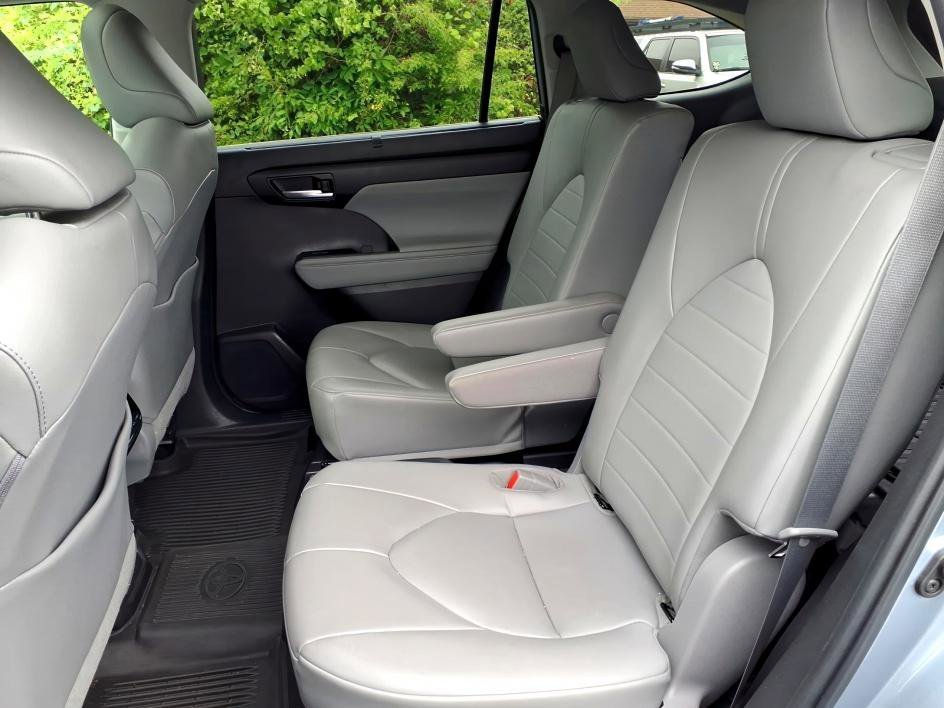 Used 2023 Moon Dust Toyota XLE image 13