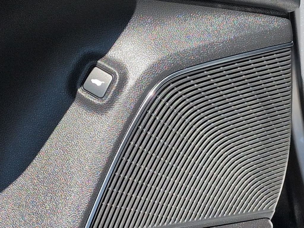 Certified Used 2025 Silver Acura Technology Package image 11