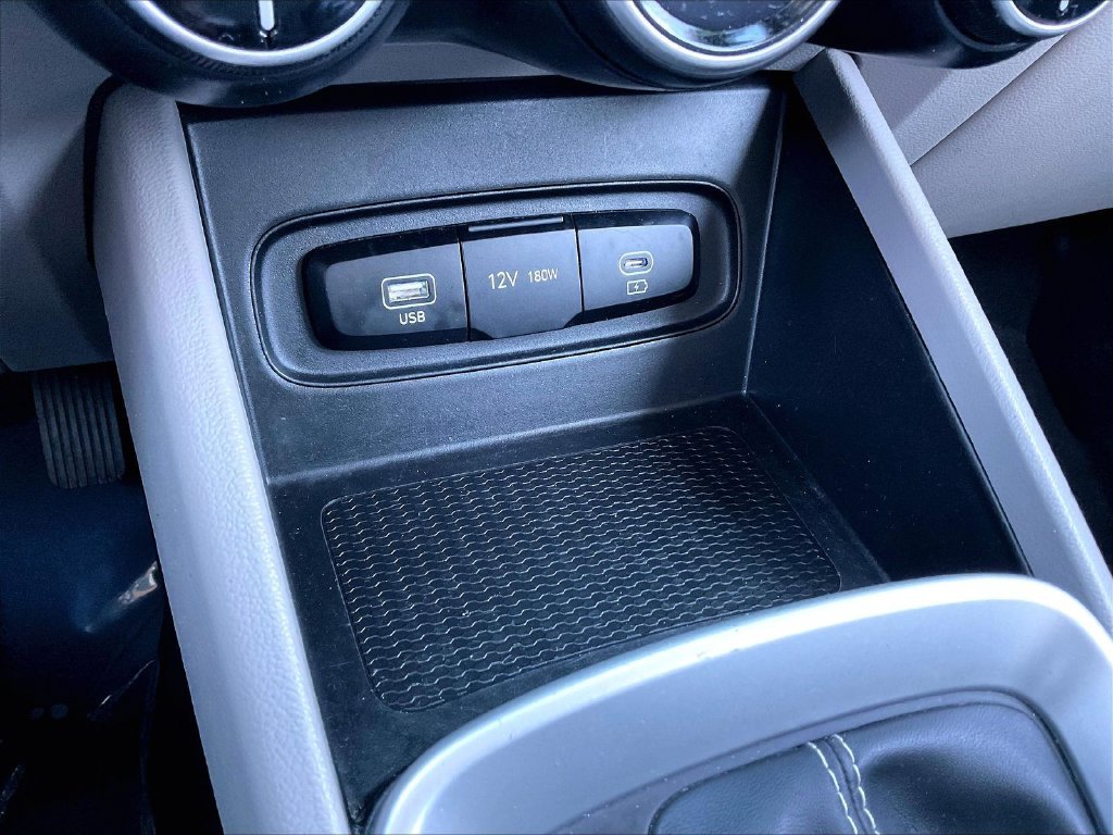 Used 2025 Onyx Black Hyundai SEL image 33
