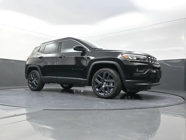 New 2026 Diamond Black Crystal Pearlcoat Jeep  image 19
