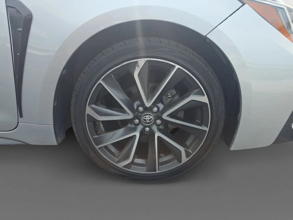 Used 2020 Classic Silver Metallic Toyota SE image 10