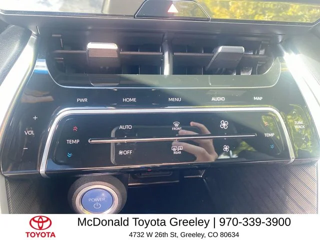 Used 2022 White Toyota XLE image 19