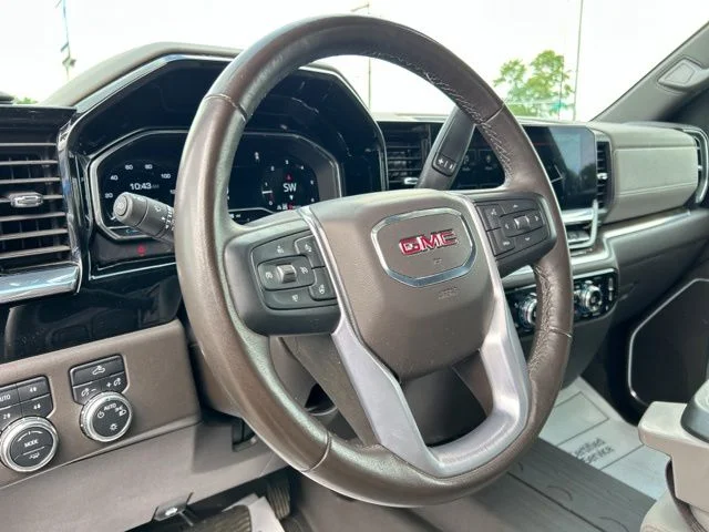 Used 2022 Summit White GMC SLE image 32
