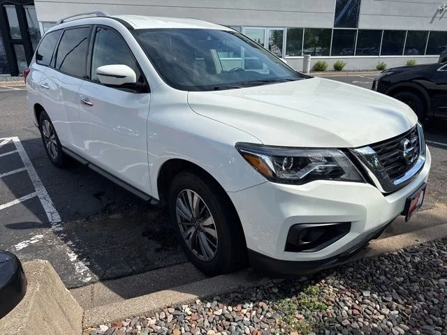 2019 Nissan Pathfinder SV 4WD's photo