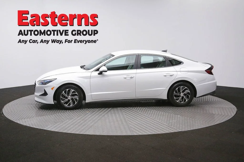 Used 2021 White Hyundai Blue image 55