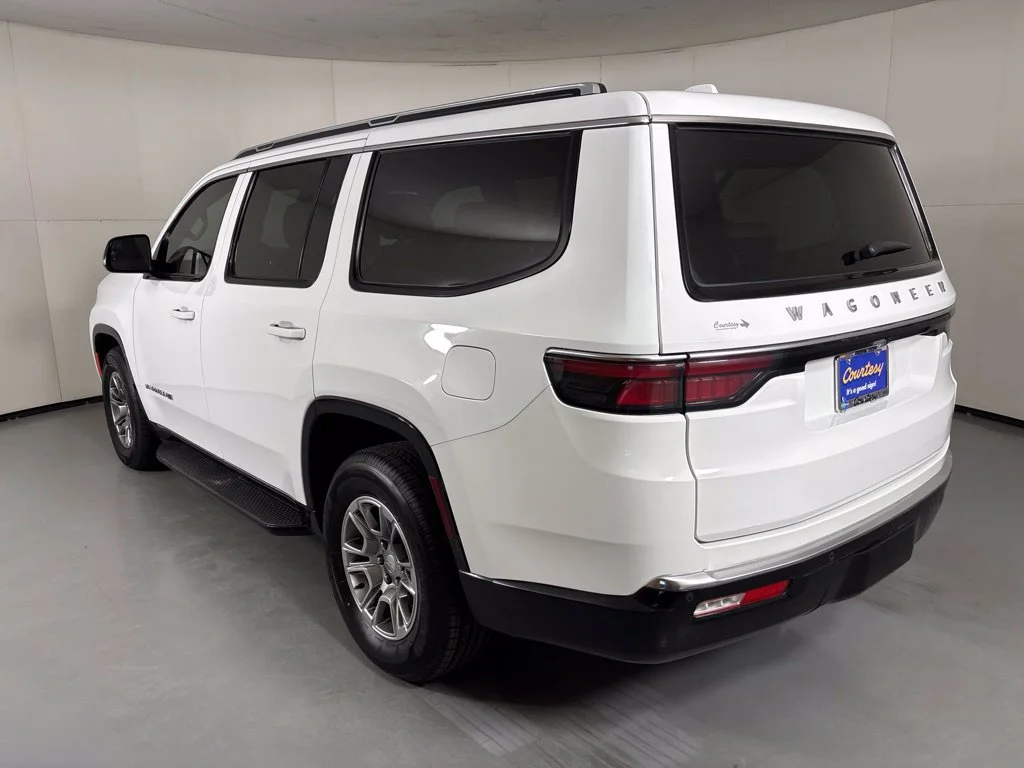 Used 2023 White Jeep Base image 6