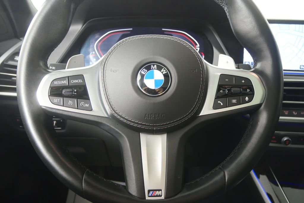Used 2021 Black Sapphire Metallic BMW xDrive40i image 18