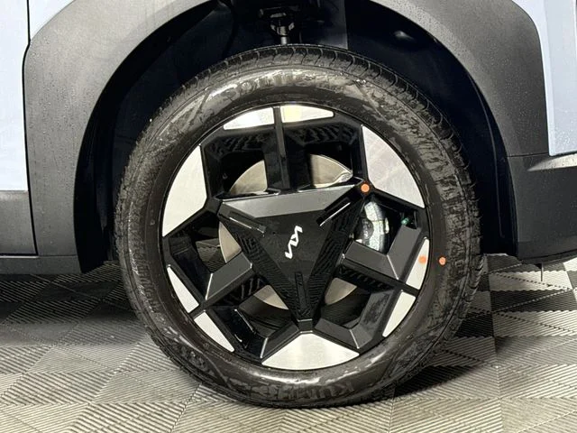 New 2027 Pale Gray Kia S image 10