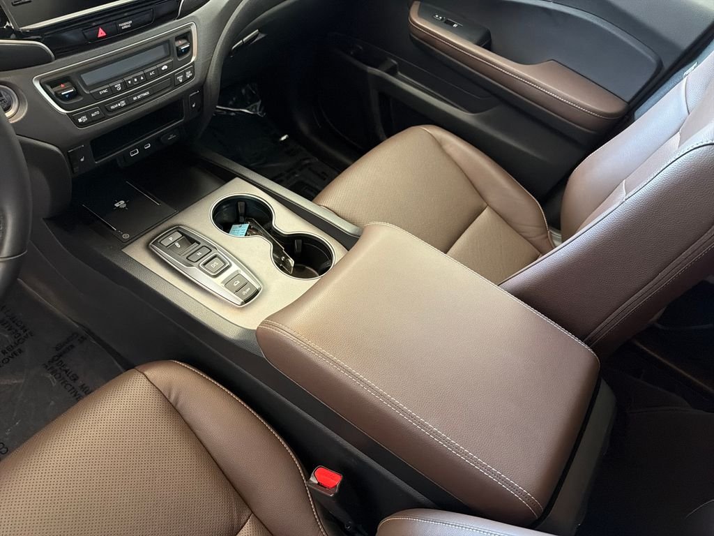Used 2024  Honda RTL image 17
