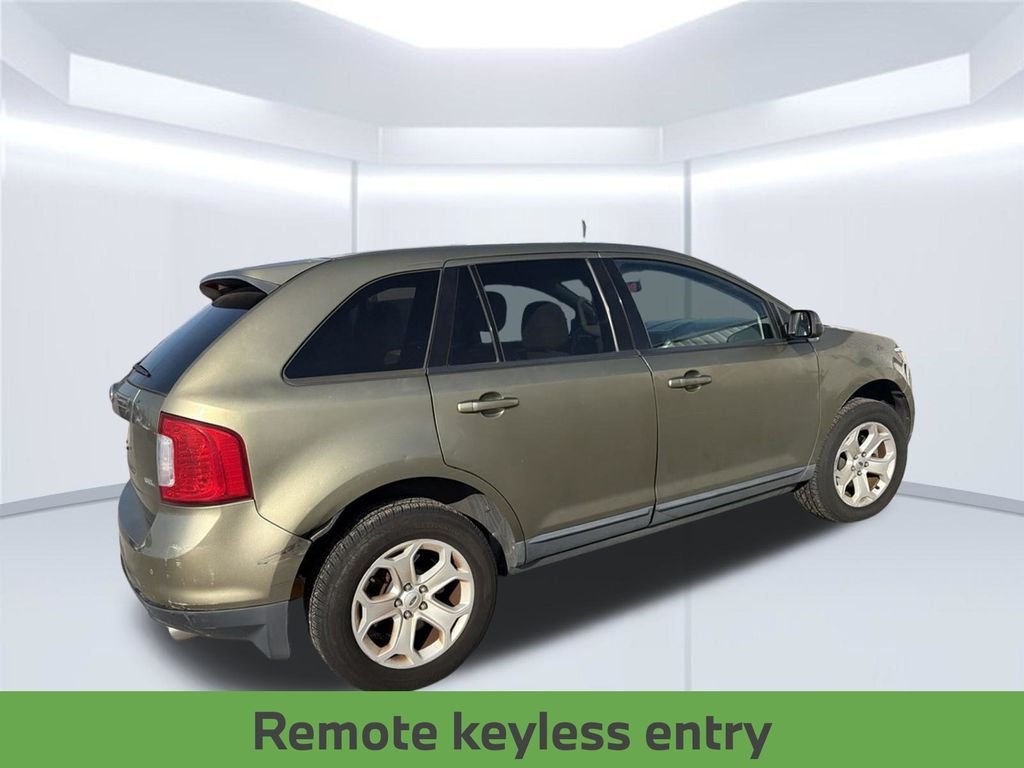 Used 2013  Ford SEL image 18