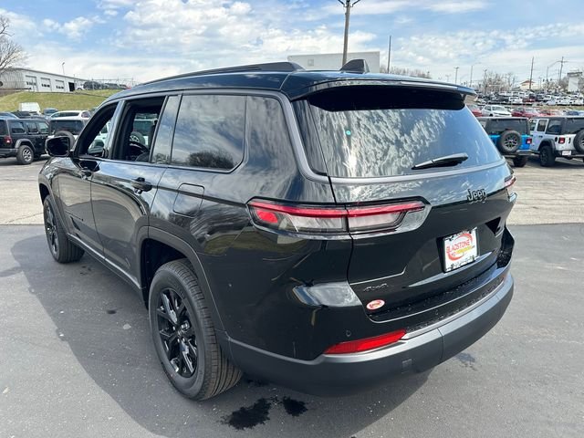 New 2026 Diamond Black Crystal Pearl-Coat Exterior Paint Jeep Altitude image 8