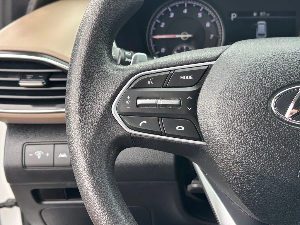 Used 2022 Gray Hyundai SE image 18