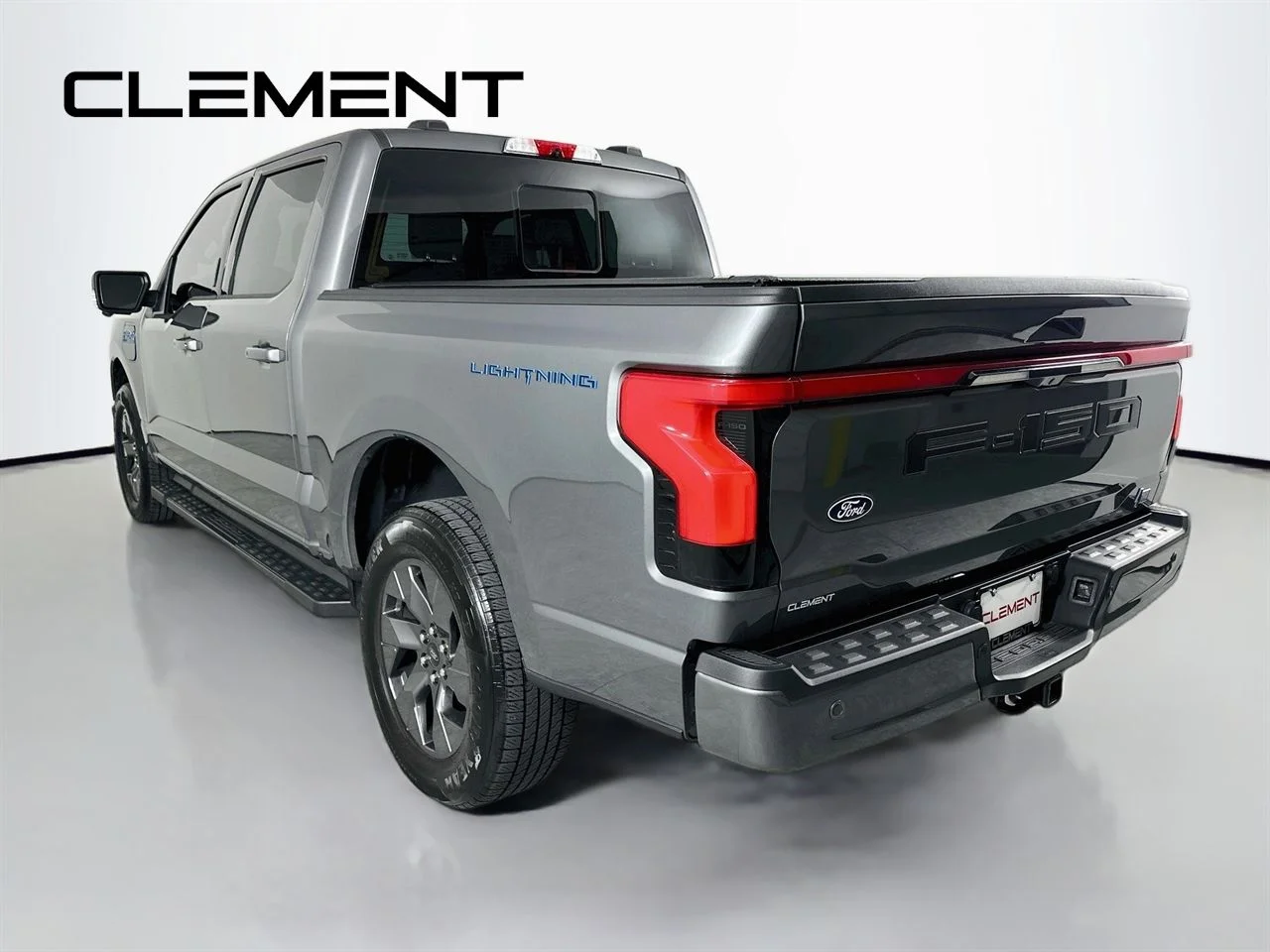 Used 2025 Gray Ford Lariat image 10